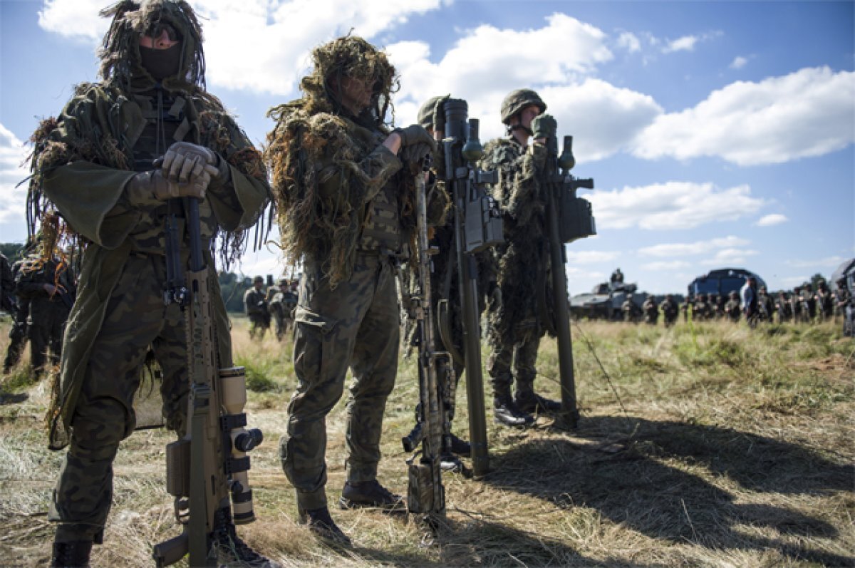    Польские войска на границе с Белоруссией.