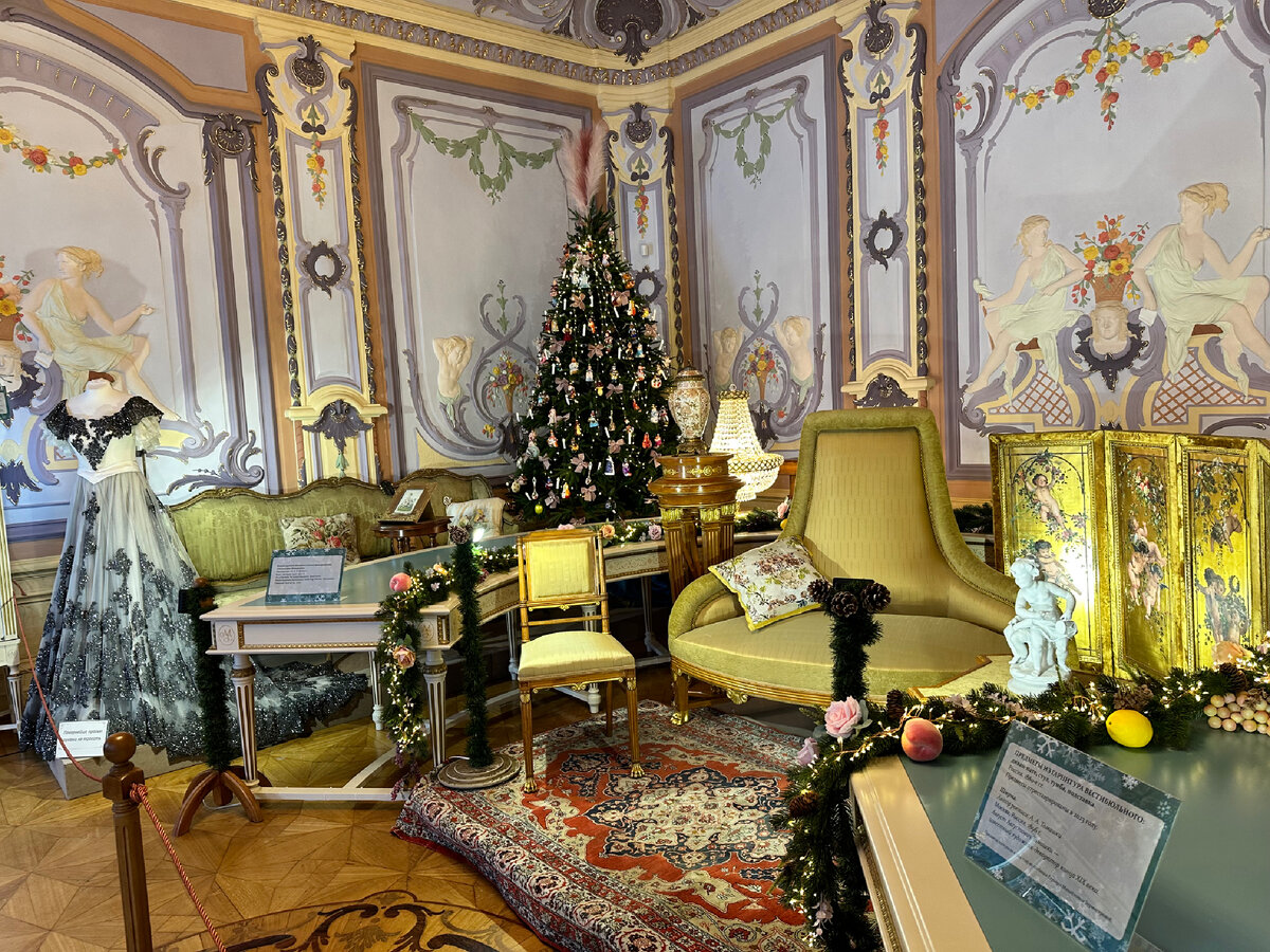 зимний городской пейзаж. новогодняя ночь в усадьбе. царицыно музей-заповедник 2021. дворец британии зима кристмас. здание зимой.