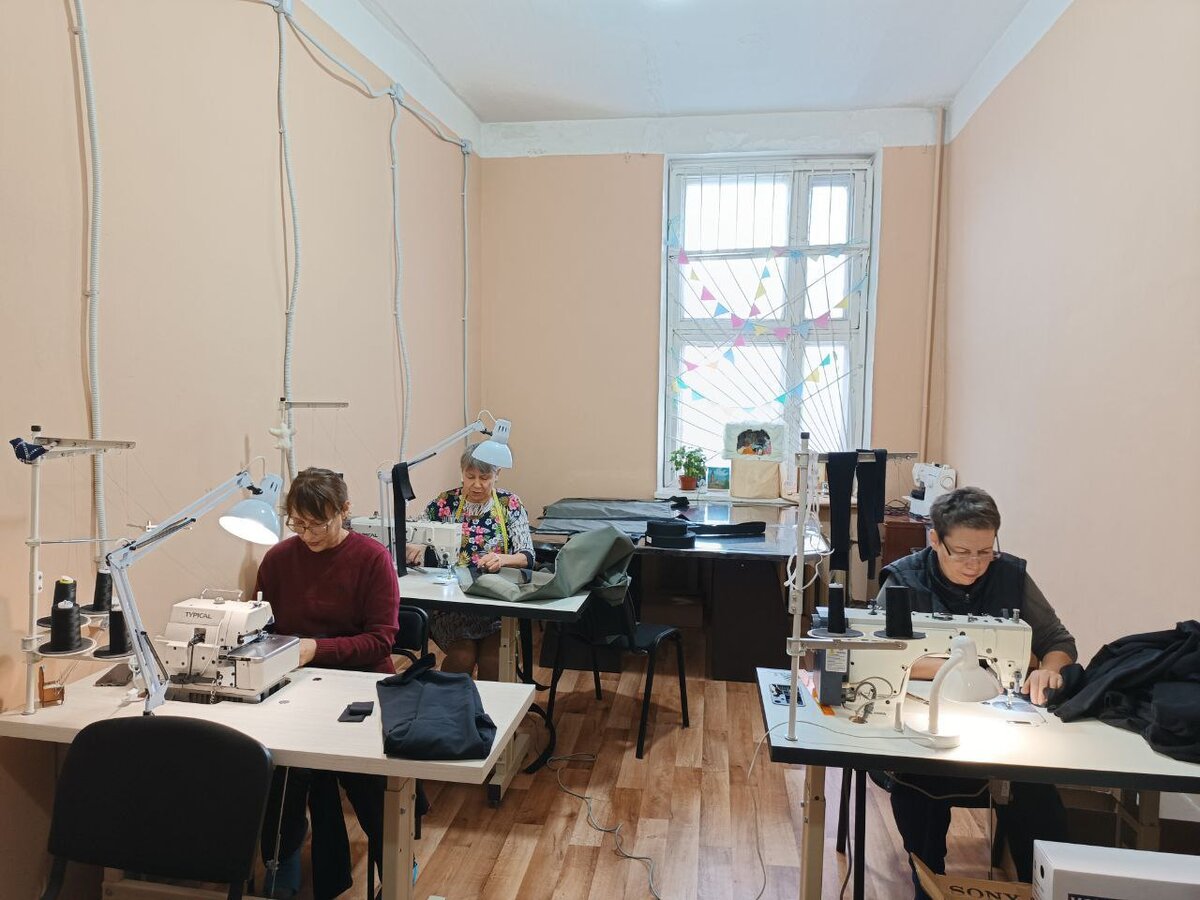  📷    Бойцам СВО от оренбургского монастыря передали 200 пятиточечников и 20 масксетей Кристина Просвиркина