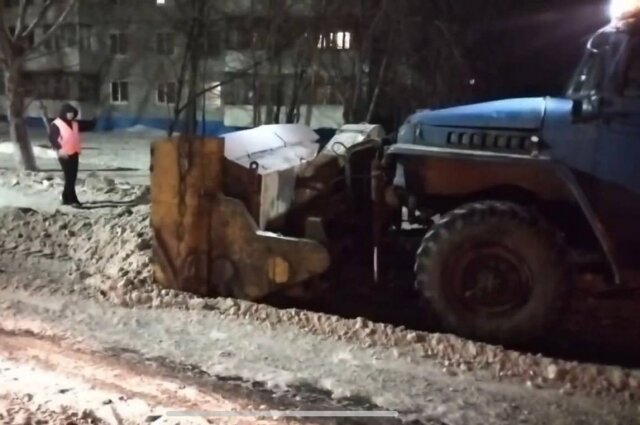    Борьба со снегом в этом году усложняется погодной аномалией. Фото: Администрация города Омска