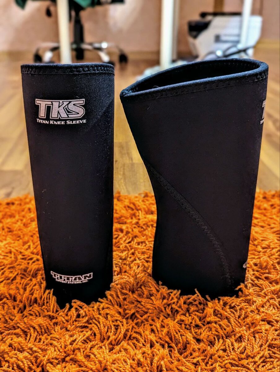 Titan knee sleeves