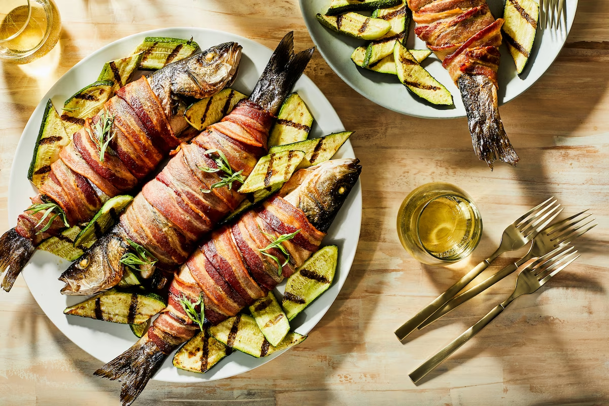 Запеченная в беконе форель (готовилась на гриле)