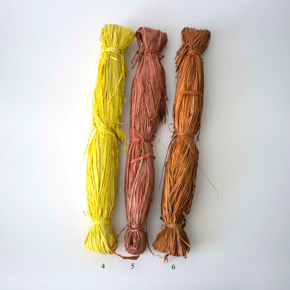 Рафия, фото с сайта "Ярмарка мастеров"