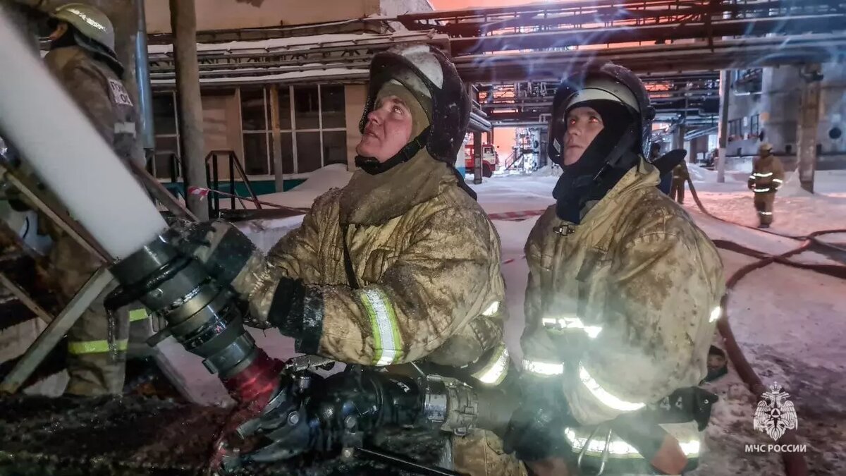     Сейчас идет остаточное выгорание углеводородного сырья.