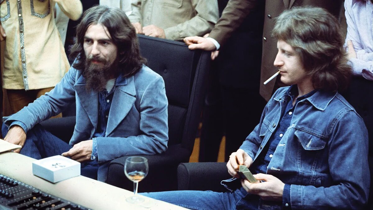 Джордж Харрисон на одном из судебных заседаний