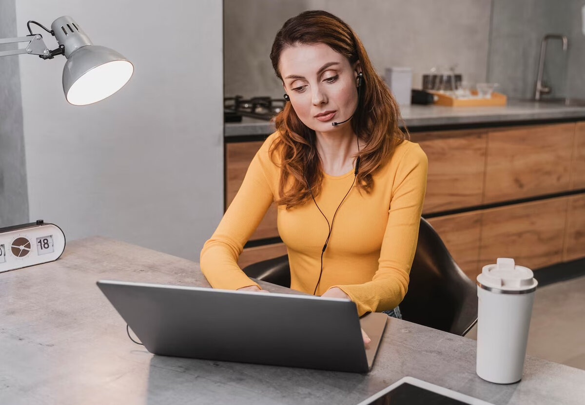 Забота о пожилых людях. Социальные услуги пожилым и инвалидам. Социальный работник. Сиделка для пожилого человека. Уход за одинокими людьми подработка.