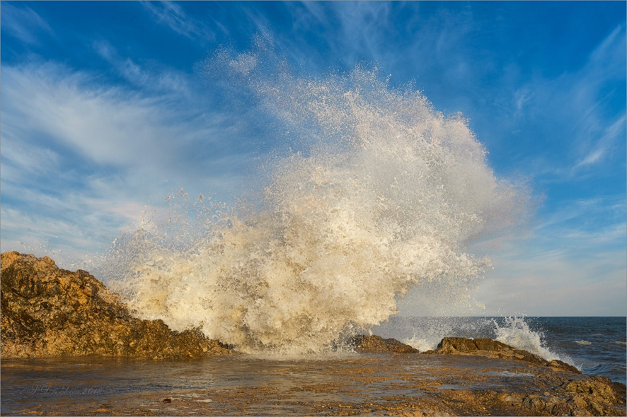 Рис. 2 Еще один основной агент переноса песка - вода