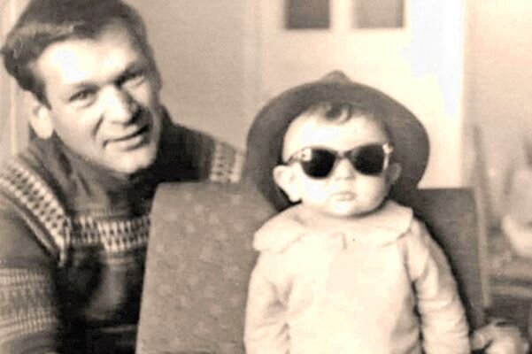 После развода Сергей остался с отцом