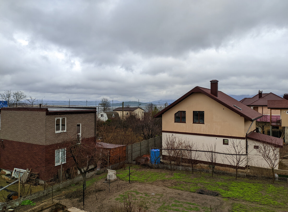 Ночью не работает интернет. Страх за компьютером. Человек сидит за компом ночью. Уставший подросток. Девушка 40 лет работает ночью.