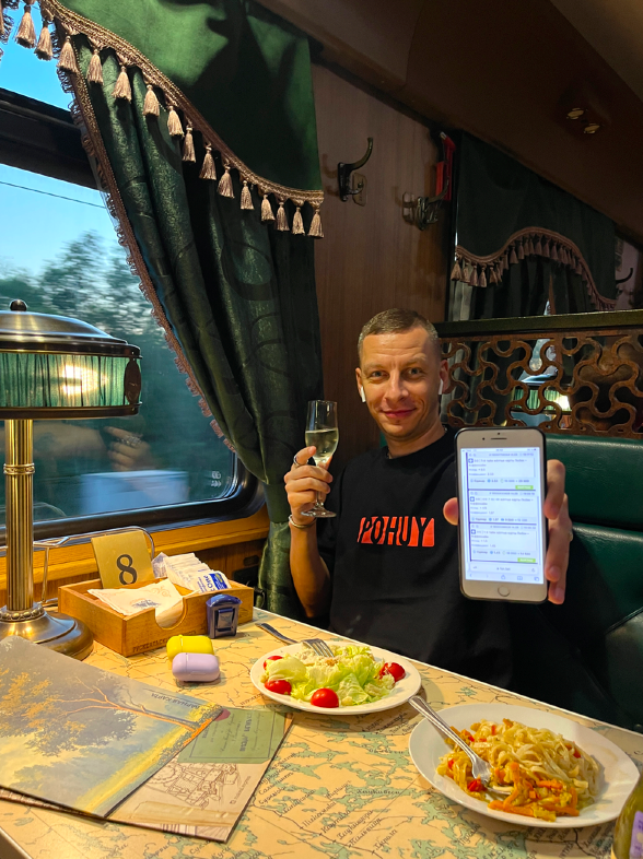 Психиатр Алиса Шайдулина в своей работе «Особенности клиники и лечения пациентов с патологической склонностью к азартным играм» выделила несколько ошибок мышления, которые возникают у лудоманов. «...1. Ничем не подтвержденная вера в выигрышный день, вера, что он наступит. 2. Установка на то, что обязательно должен наступить переломный момент в игре. 3. Вера в то, что вполне реально вернуть долги – исключительно с помощью игры...».