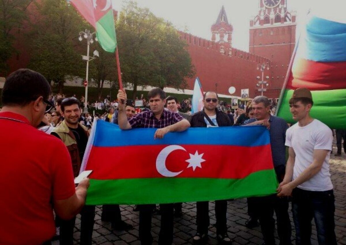 В азербайджане проживаешь