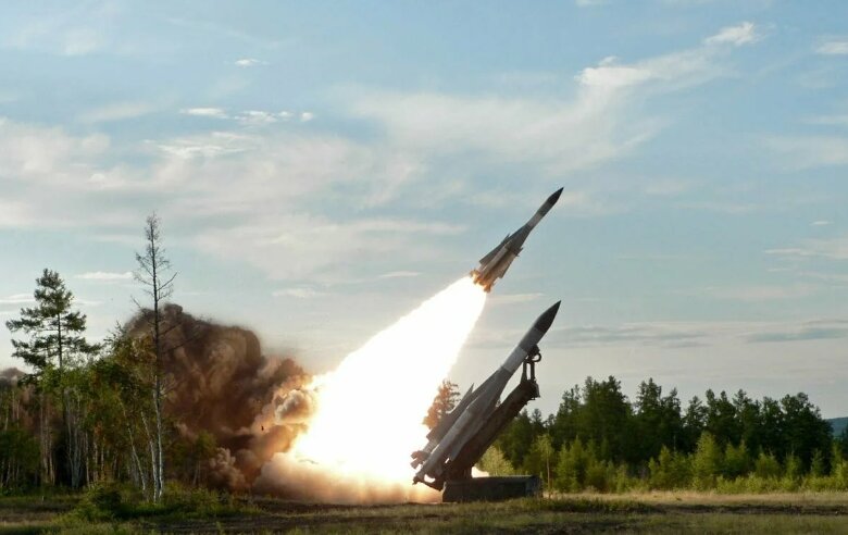 Пуск ракеты комплекса ПВО С-200