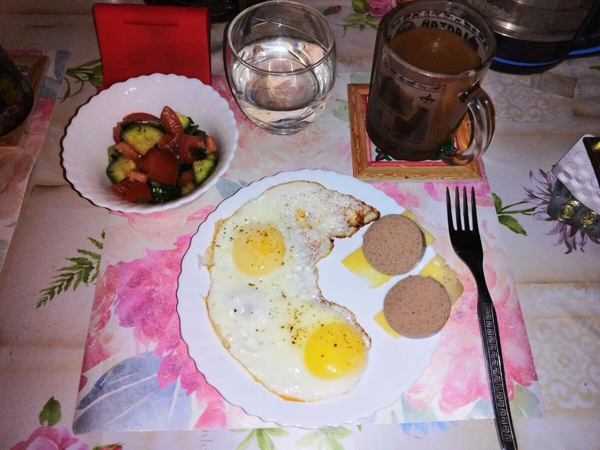 Варианты перекусов при правильном питании. Через сколько есть после завтрака. Утром что надо кушать полезно. Завтрак второй завтрак обед второй обед полдник ужин. Через сколько есть после завтрака.