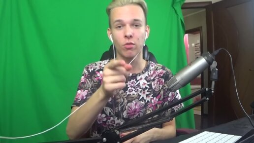 Пранки над батей. Батя в здании 2. Батя некомик. Пранки над батей. Видео для пранка в бункере.