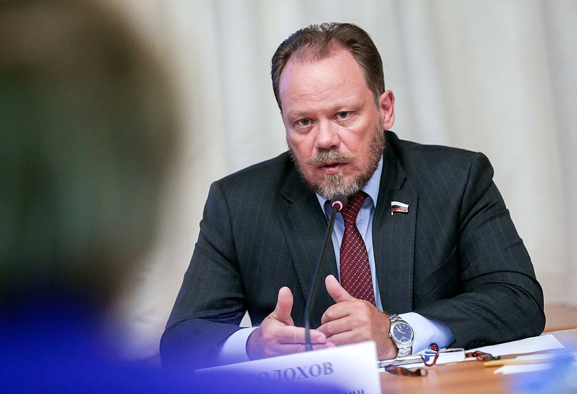 Первый зампредседателя комитета Госдумы по культуре Александр Шолохов в интервью News.ru заявил, что посещение Биланом ДНР ничего в отношении него не меняет. Фото: duma.gov.ru