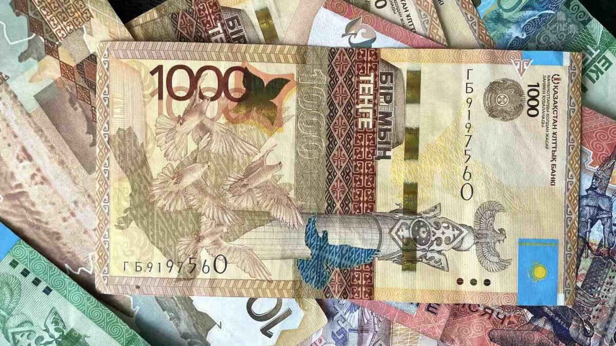 10000 в казахстане на сегодня рублей