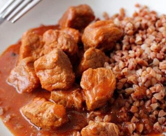 Вот так смягчают жесткую, жилистую говядину перед жаркой, для запекания и гуляша: сочная, мягкая, нежная - 3 метода от мудрых хозяек