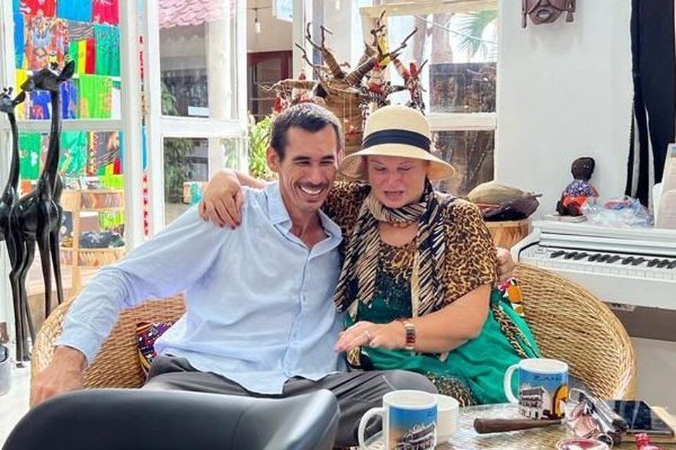 Медведь разрезает машину. Кабан вепрь секач 600 кг. Кабаны в башкирии. Китайский кабан знак зодиака. Кабан зимой.