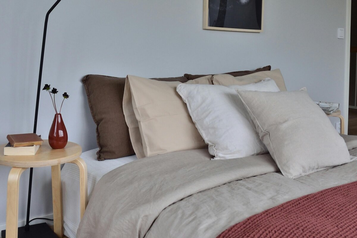     Долой горы белья: 7 лайфхаков для стирки, если гости остались на ночь