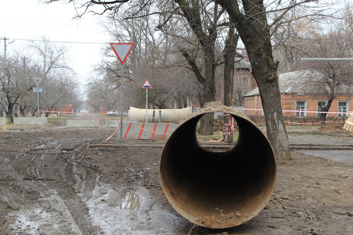    В Томске устраняют порыв трубы на Елизаровых