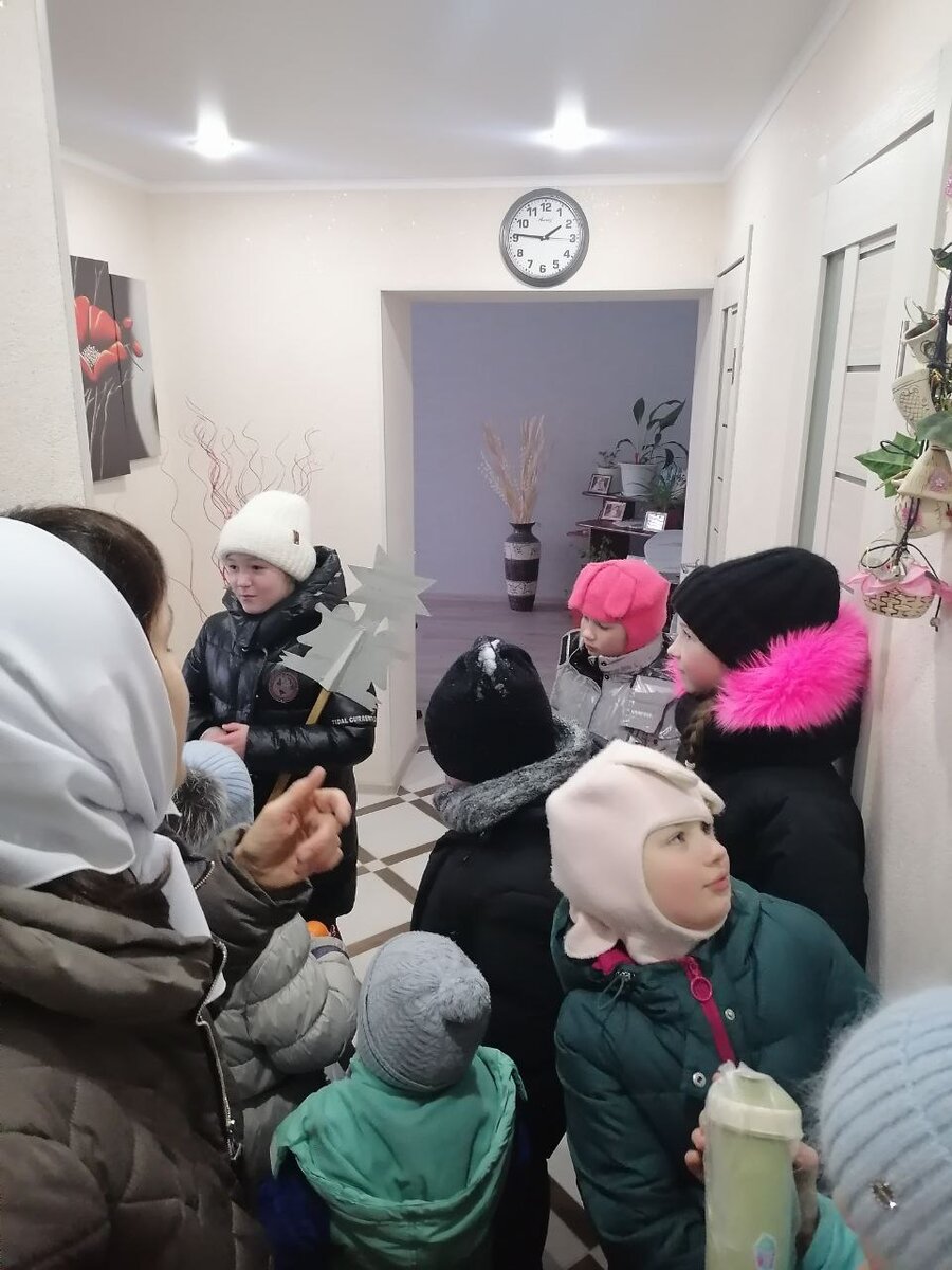 Колядовщики из воскресной школы в гостях