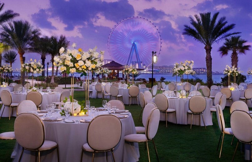 Отель метрополь монако. Городская роскошь. Мерседес монте карло. Мерседес мазерати. Роллс ройсы в монте карло.