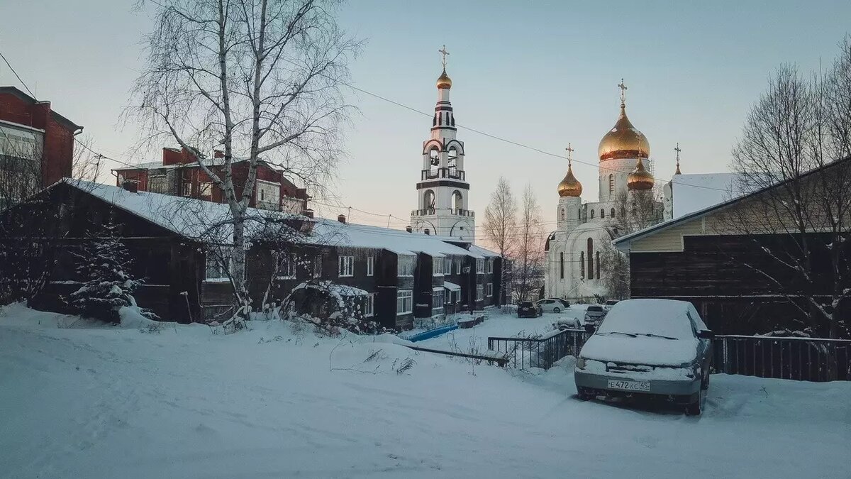 Святая вода против гололеда: гаишники привлекли священников к борьбе с ДТП  | НОВЫЕ ИЗВЕСТИЯ | Дзен