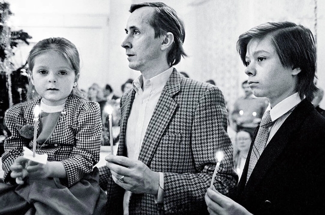 Николай Бурляев с дочерью Машей и сыном Ваней в 1992 году