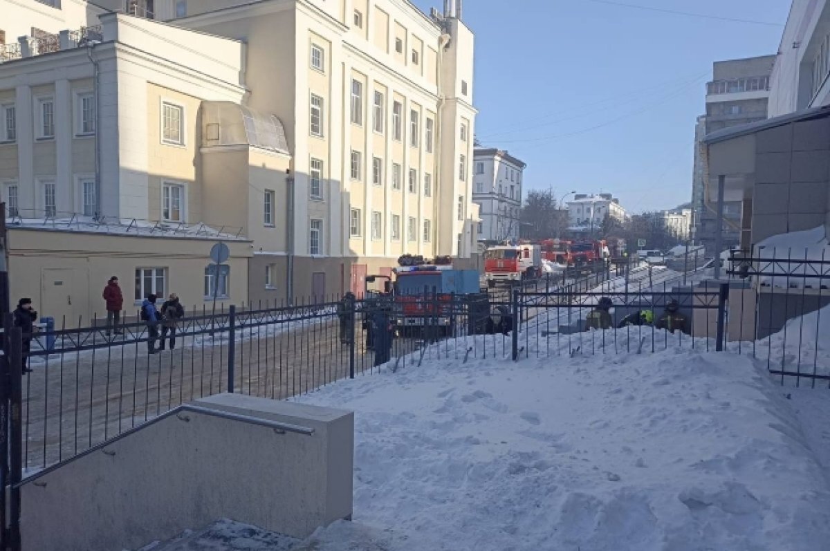    В Новосибирске возбудили дело из-за смерти человека в подвале гимназии