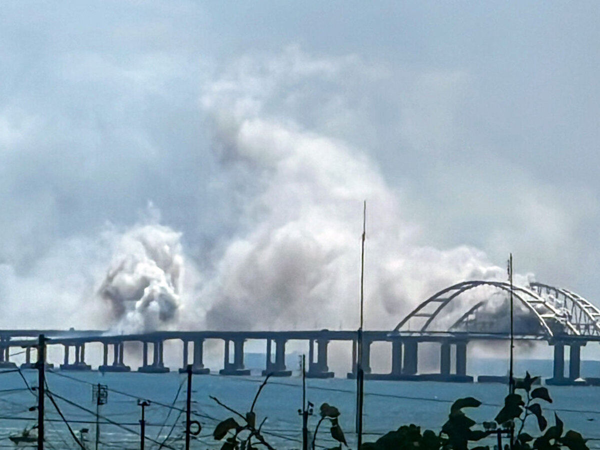 крымский мост 17 июля 2023. атака на крымский мост 2024. теракт крымский мост 2023. крымский мост июль 2023. район кубани у крымского моста.