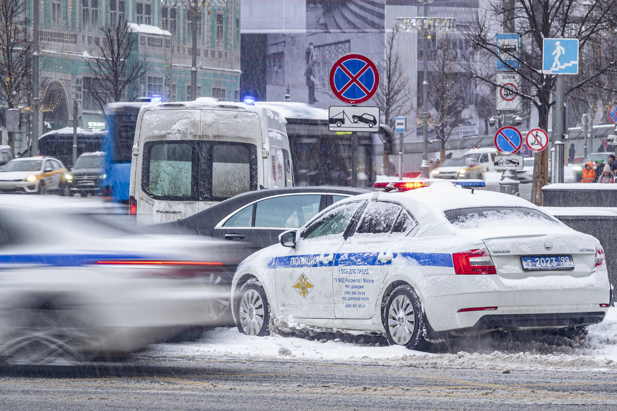 Вышел из машины и упал. В Ростовской области угонщик скончался во время  погони | Русский Фронтир | Дзен