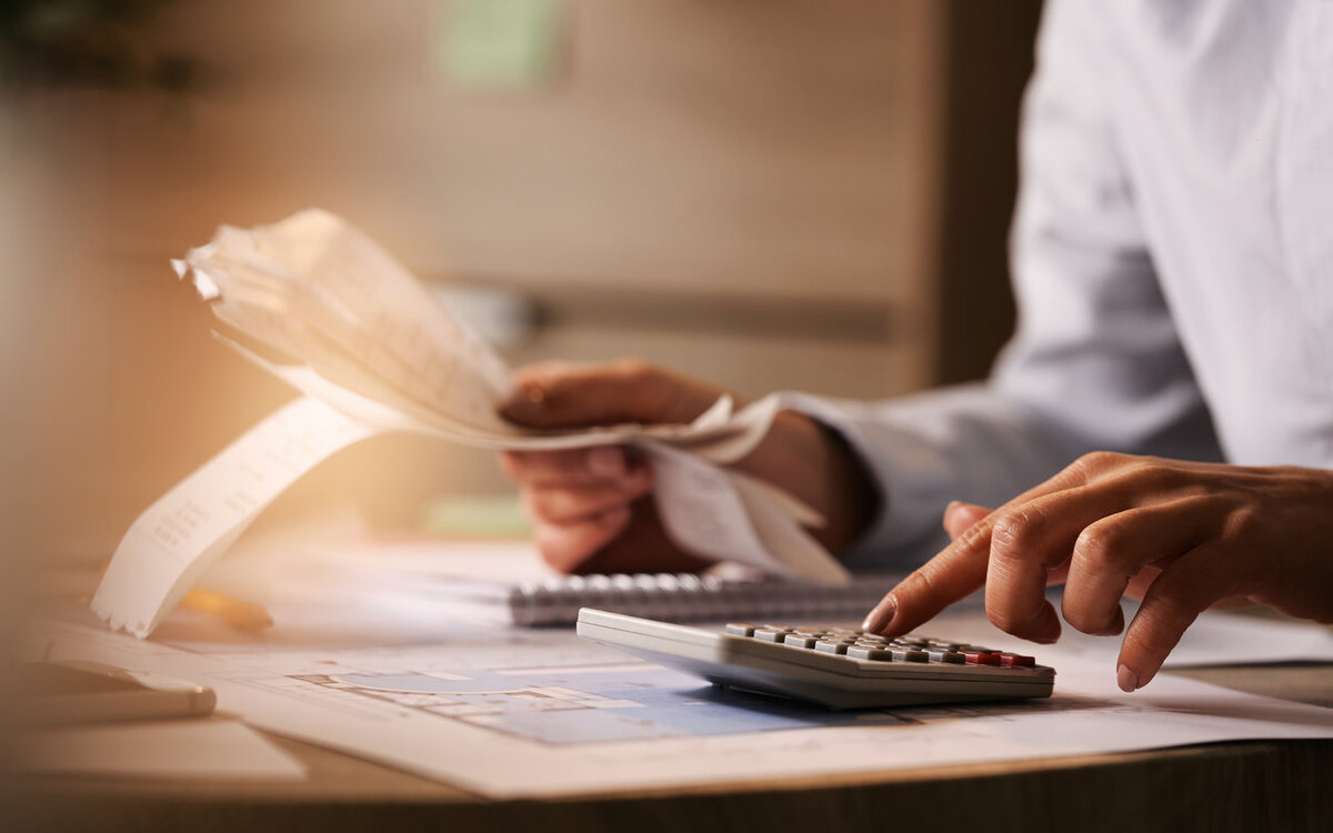    Бывшего директора орловской строительной компании «Волгагазремонт» заподозрили в уклонении от 48 млн рублей налогов Изображение от Drazen Zigic на Freepik