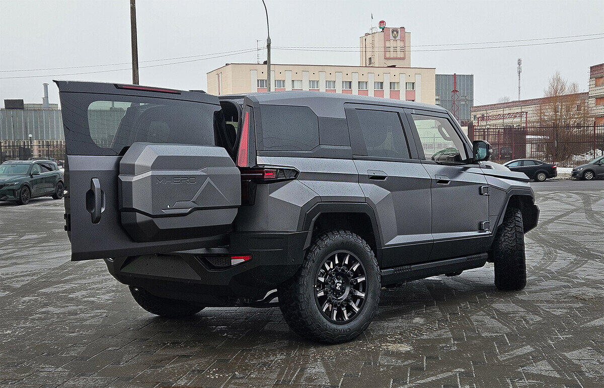 Китайский Hummer» Dongfeng Mengshi M-Hero 917 в Белоруссии оказался в два  раза дешевле, чем в России. Сэкономить на покупке можно почти 9 млн рублей  | iXBT.com | Дзен