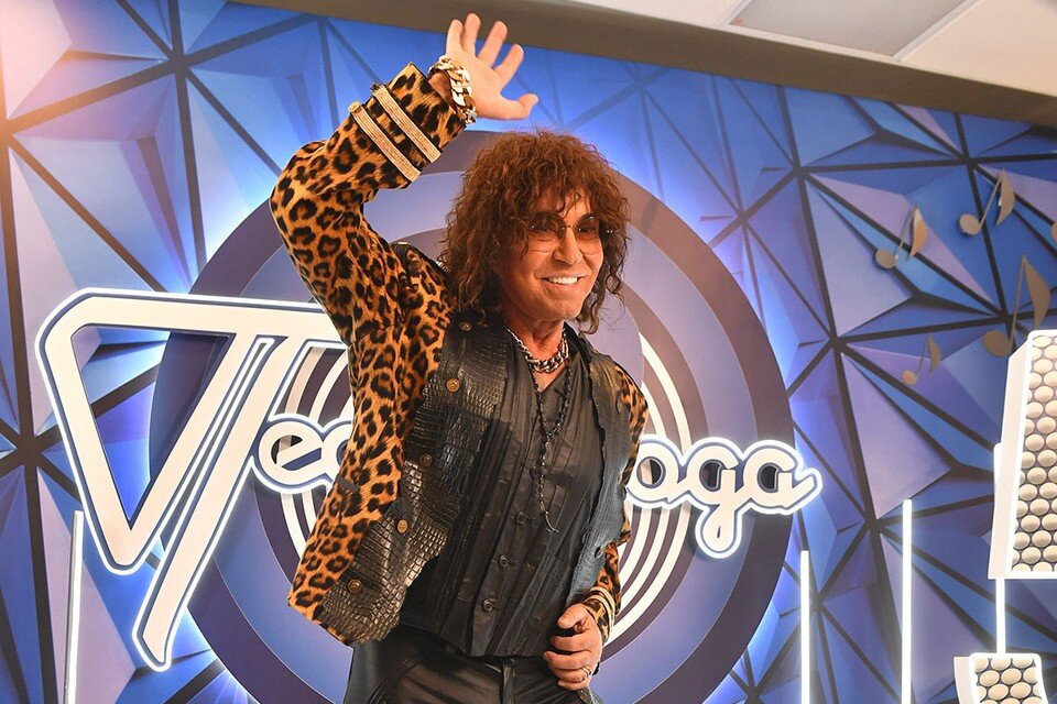    Валерий Леонтьев теперь поет только на частных мероприятиях. На фото последнее публичное выступление певца в Москве — декабрь 2021 года, он позирует на «Песне года». Иван МАКЕЕВ