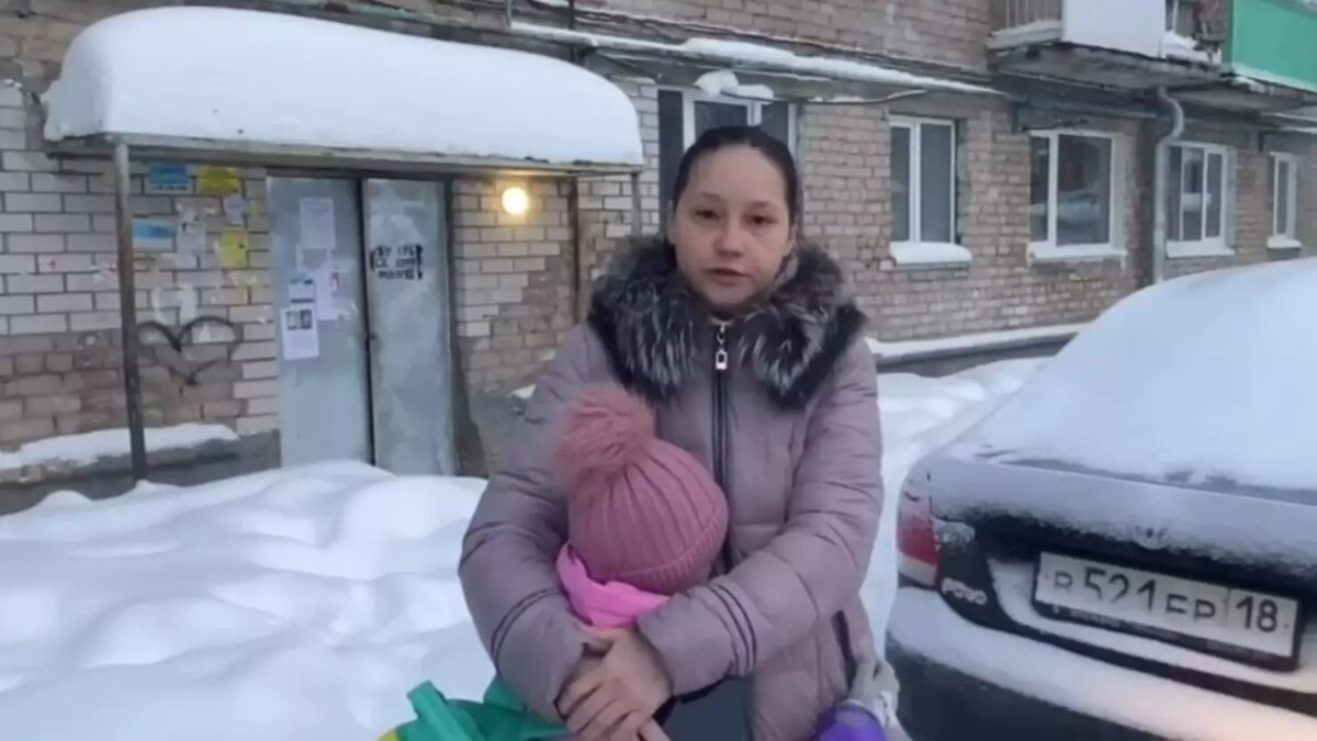     Сотрудники полиции Ижевска помогли вернуться домой 8-летней девочке, которая потерялась, возвращаясь из школы.