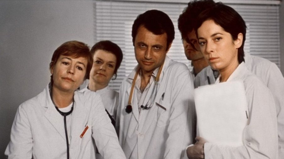 Кадр из фильма "Доктор Франсуаза Гайян" ( 1975)