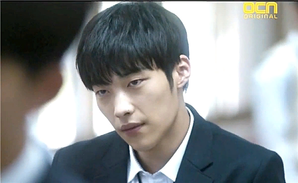 Сок Дончоль, школьник, легкоатлет, драчун, зек, благородный спаситель...