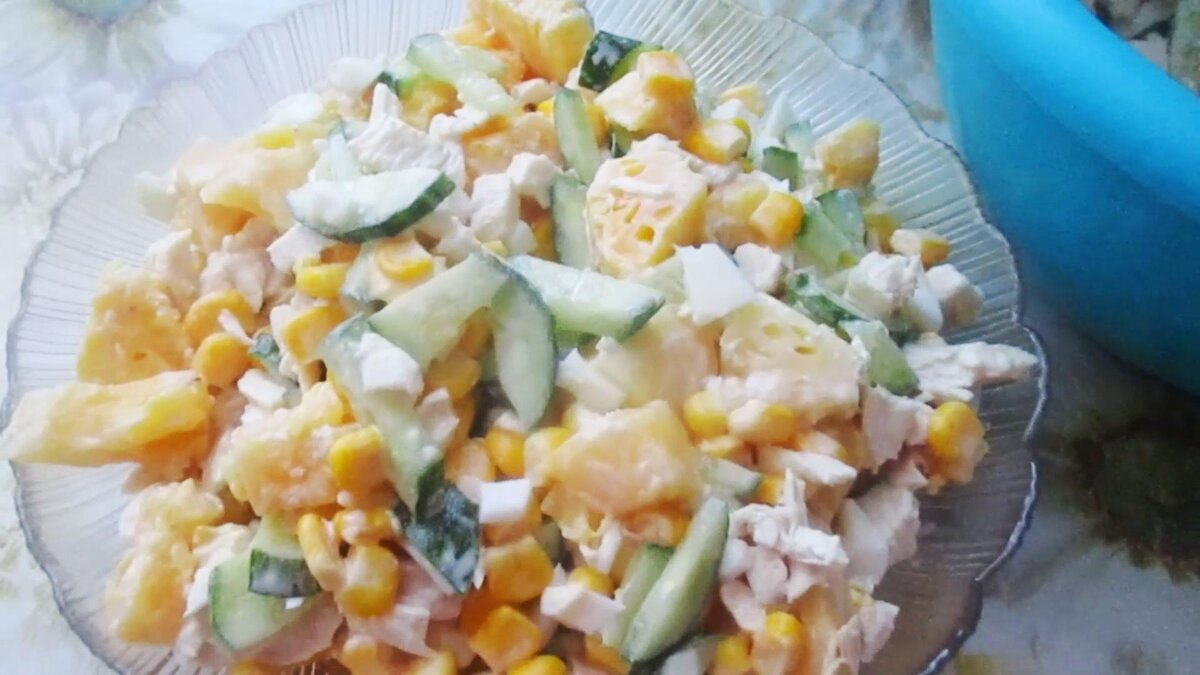 салат с яйцами вареными. салат из яиц вареных. салат свежесть. салат с яйцом. салат с добавлением яиц.