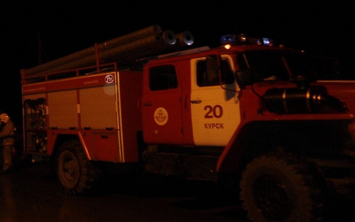    В Курске из горящей квартиры спасли двух человек, пятеро эвакуированы