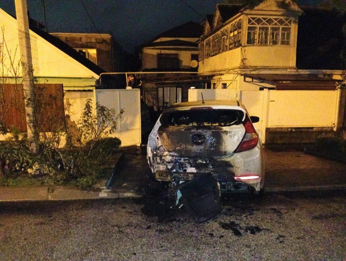 В Геленджике приезжий поджег машину местной жительницы из-за дорожного  конфликта | Блокнот Краснодар | Дзен