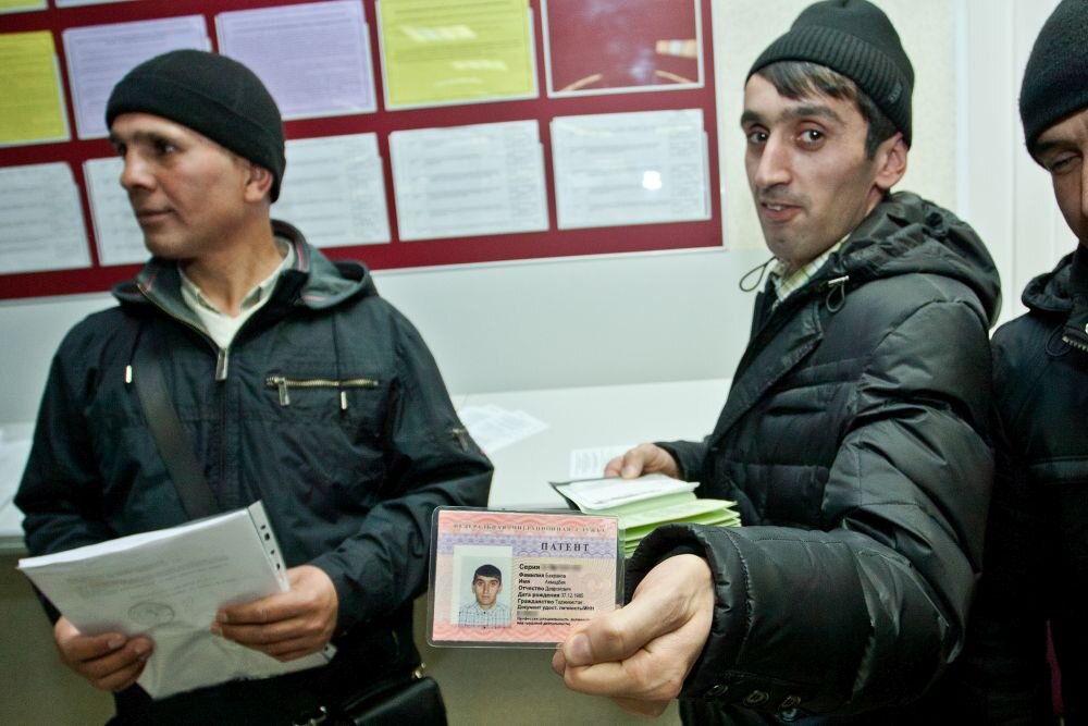 В 2022 году патенты на трудовую деятельность в Кемеровской области получили 7,4 тысячи иностранцев / Татьяна Кравченко