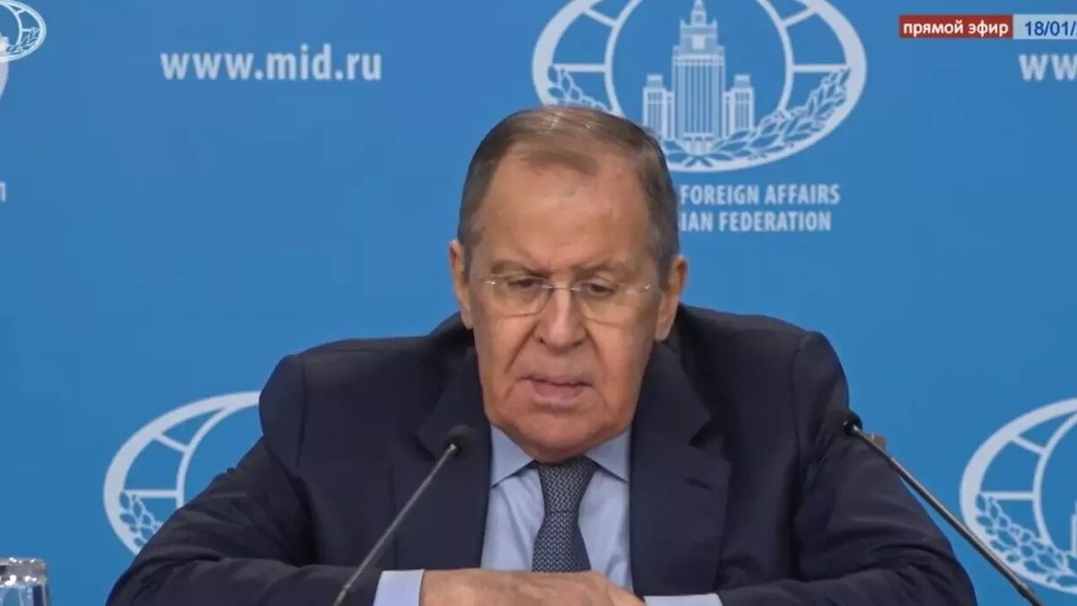     В близкое окружение России, по словам министра иностранных дел, входят только ближневосточные страны.