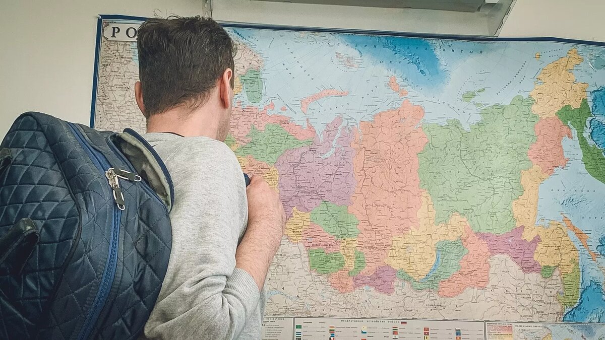     Нижегородцам, получающим оклад и работающим по пятидневной рабочей неделе, посоветовали брать отпуск в июле и октябре в 2024 году. Свое мнение озвучил юрист известного портала для поиска работы Александр Южалин.