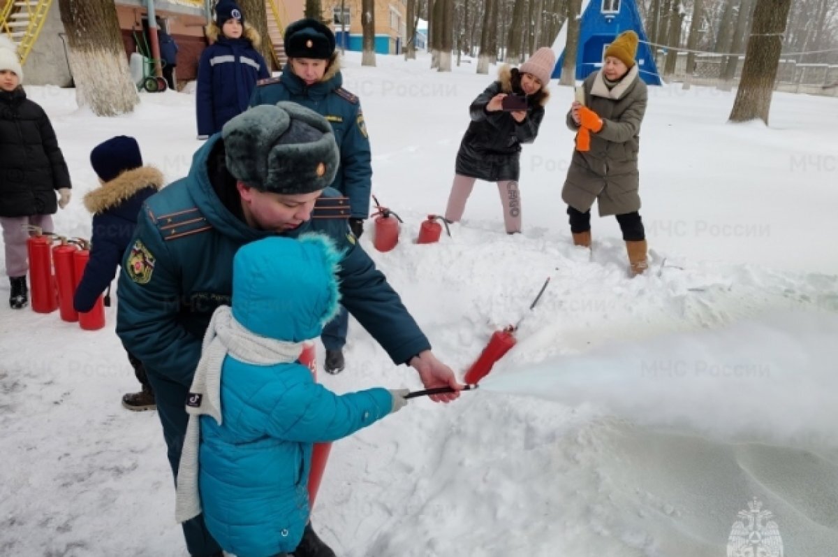    Тульские спасатели провели День безопасности с детьми из Белгорода