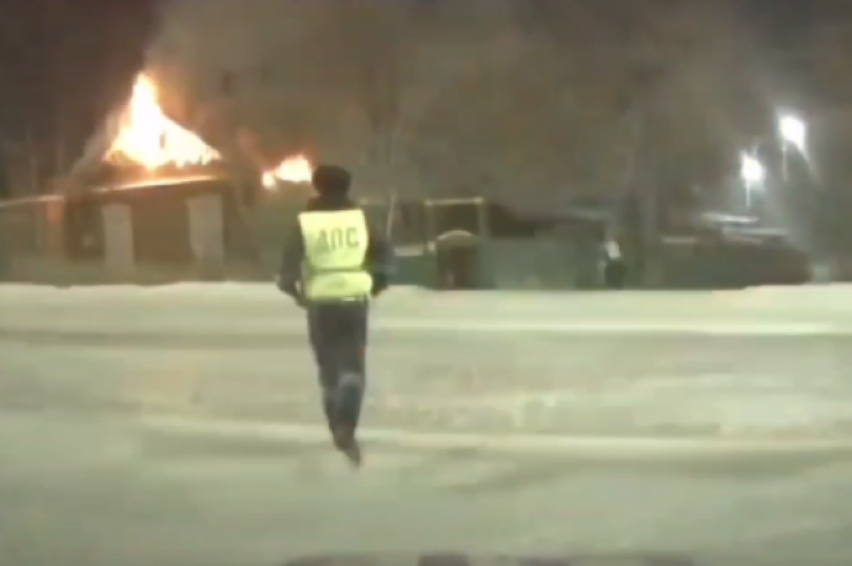 пожар в улан удэ сегодня. что горело в улан удэ. что горело в улан удэ. пожар в улан удэ. крупный пожар.