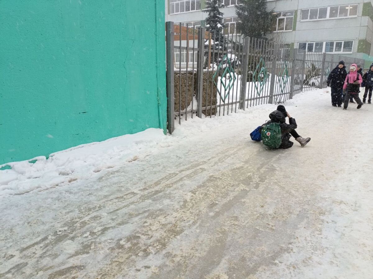 Воронеж из-за плохой работы коммунальщиков превратился в бесплатный каток |  «Воронежские новости» | Дзен