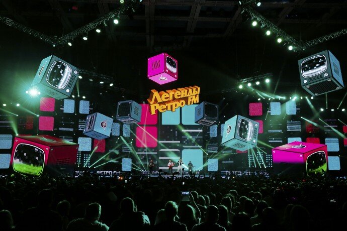 Миллионы телезрителей по всей России провели новогодние каникулы в компании суперзвезд Ретро FM.