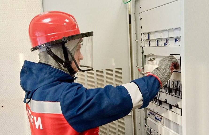    Югорские энергетики повысили надежность электроснабжения двух месторождений Западной Сибири