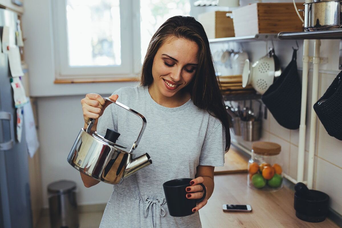 Главный секрет: попробуйте заварить гранулы не кипятком, а горячей водой примерно 85°. Вы почувствуете, как улучшится вкус📷    кофе растворимый купить

