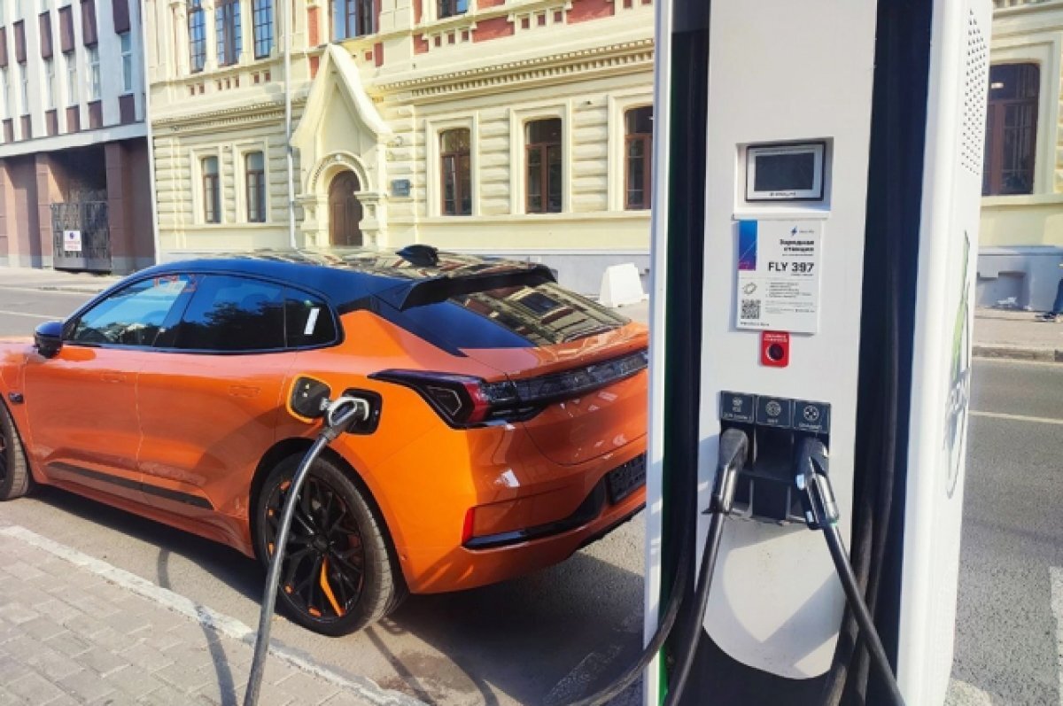    Продлён бесплатный проезд для электромобилей по М-11 в Тверской области